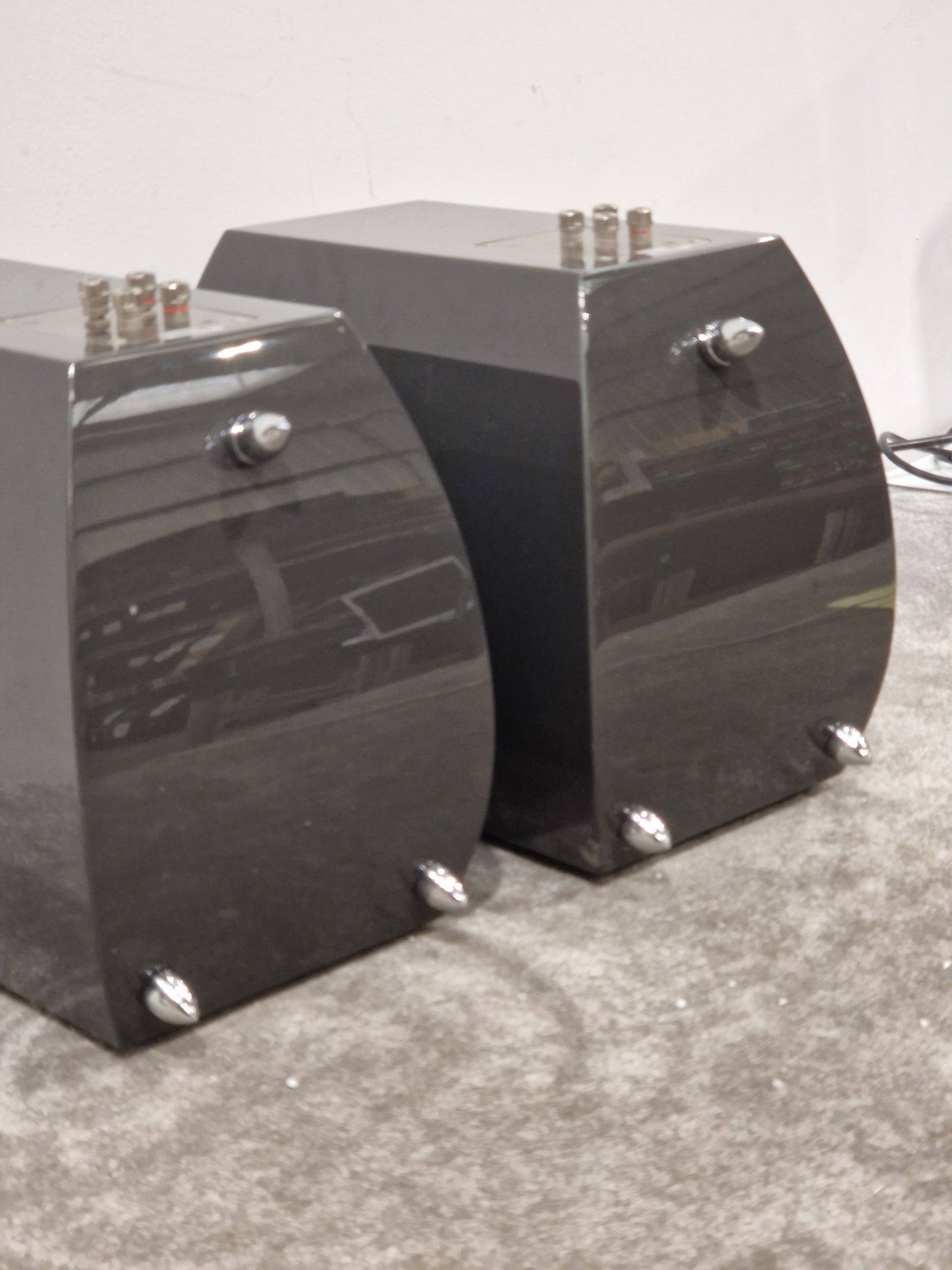 Kef XQ1 Pair - High-Fidelity Bookshelf Speakers - Excellent