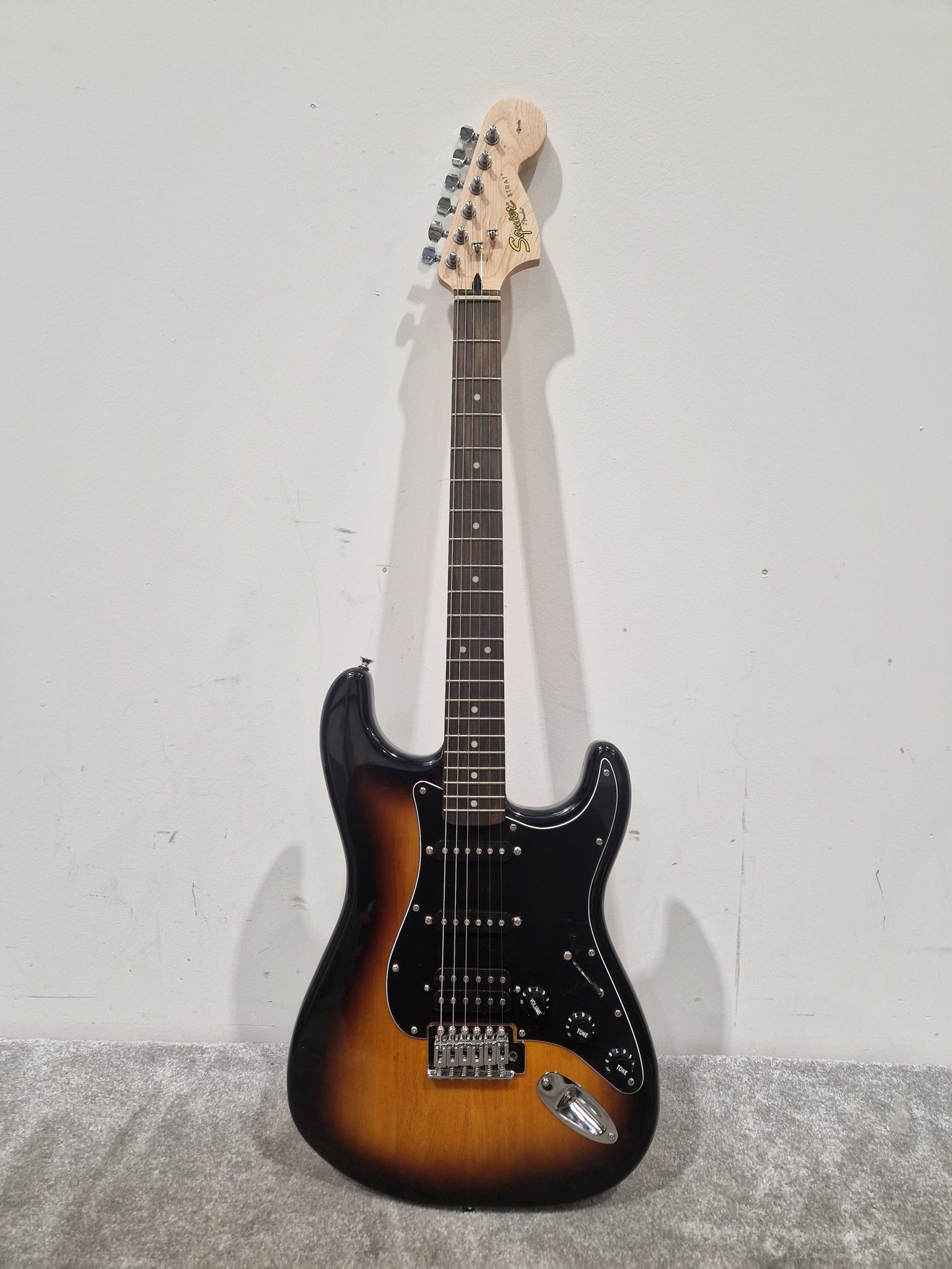 Fender Squier Strat Affinity - Classic Tone Electric Guitar - Excellent w/ Soft Case