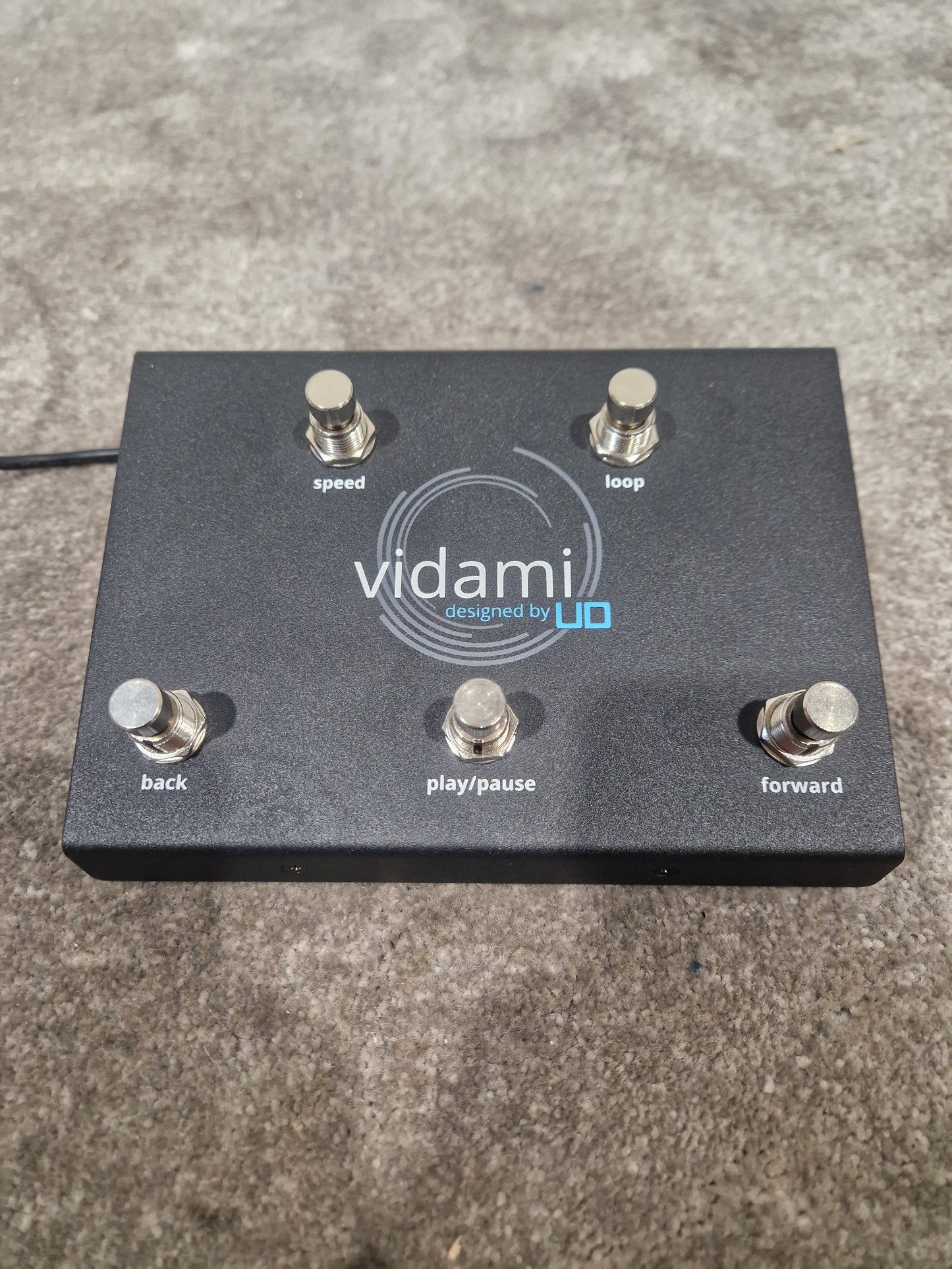 UO Vidami - Hands-Free Video Controller - Excellent