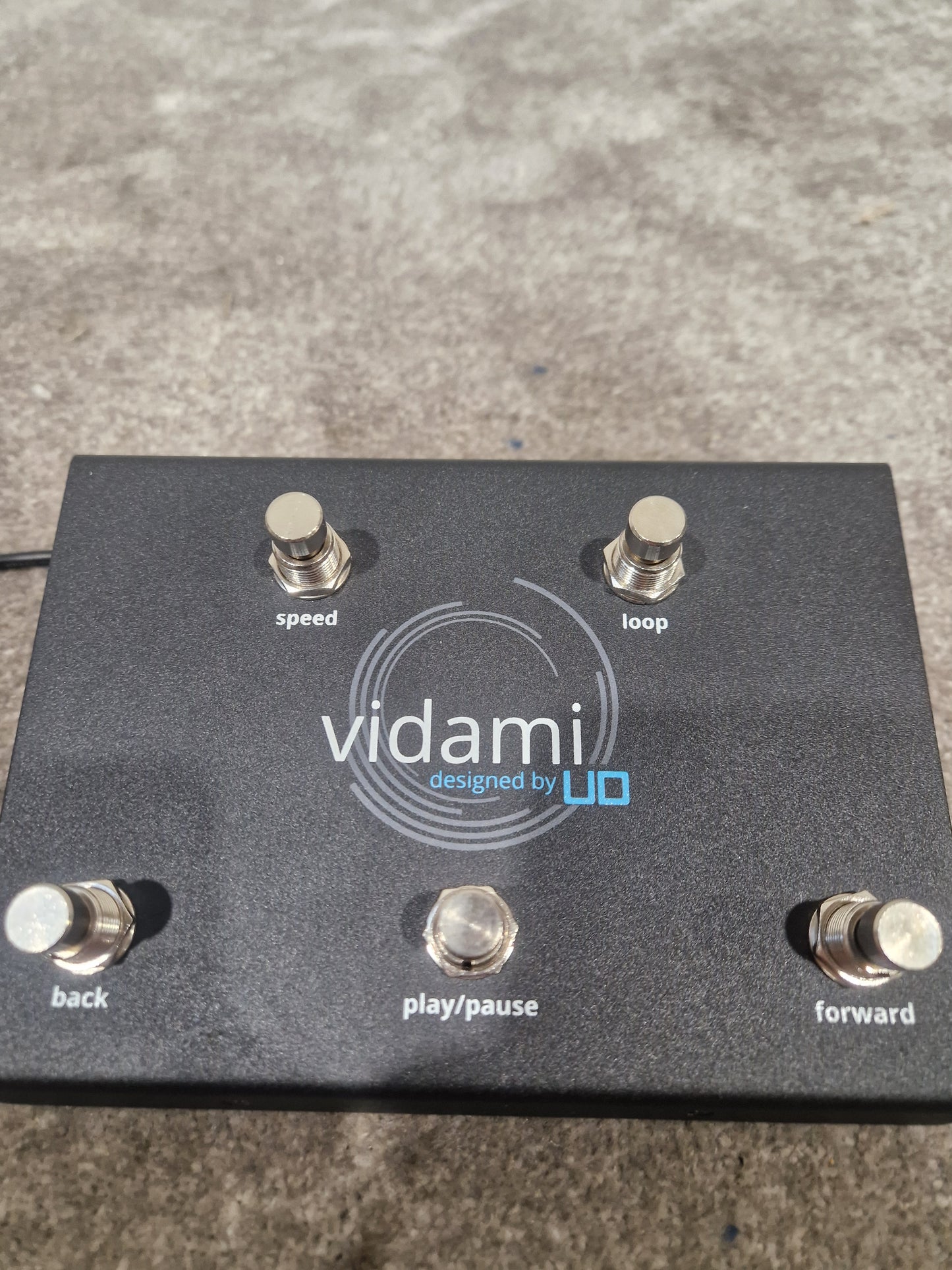 UO Vidami - Hands-Free Video Controller - Excellent