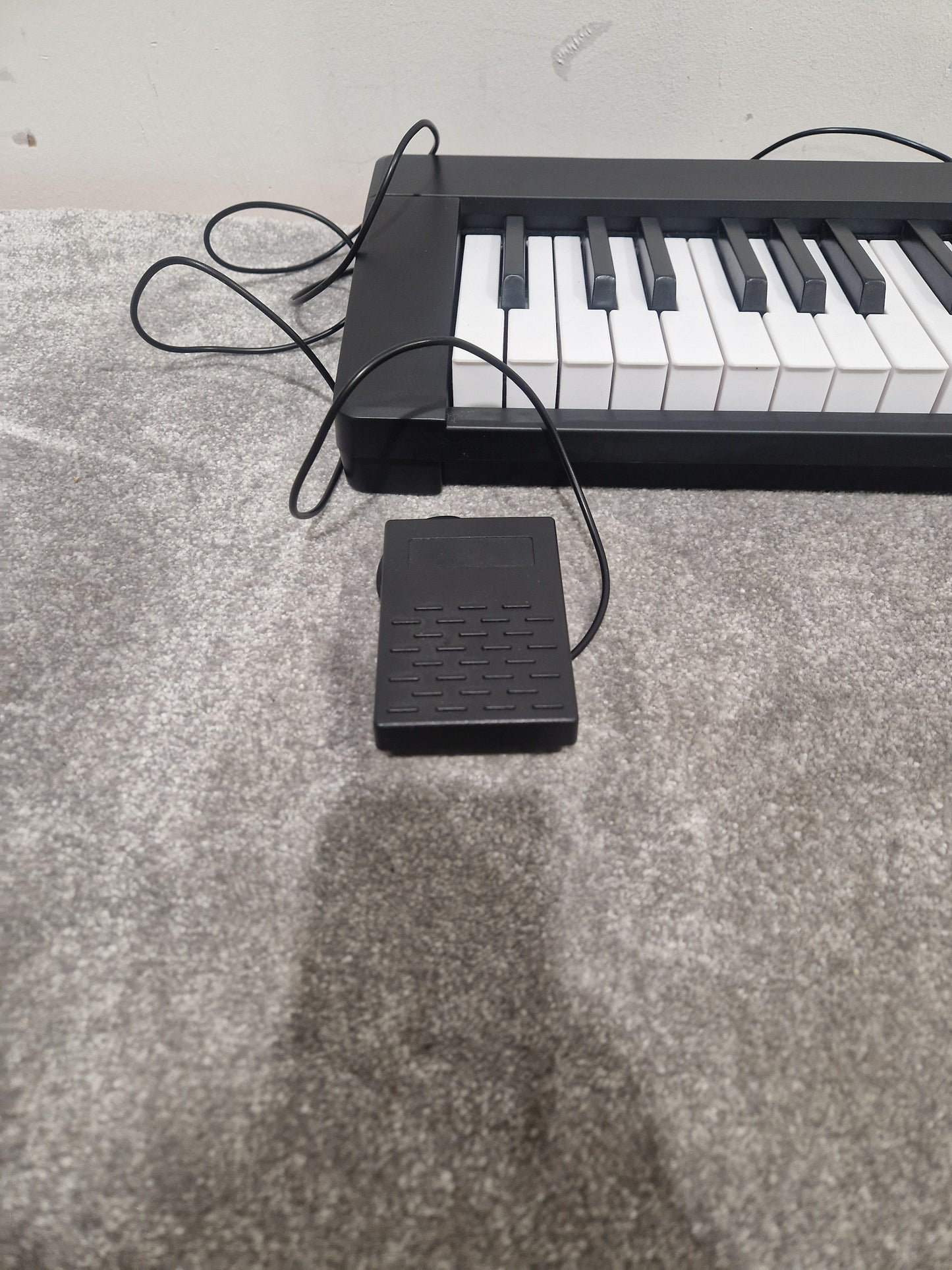 Starfavor 88 Key Keyboard Piano - Digital Performance Instrument - Excellent w/ Original Box & Power Supply