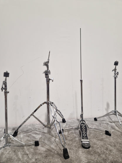 DW6000 Hardware - Lightweight Drum Stands- Excellent w/ Soft Case