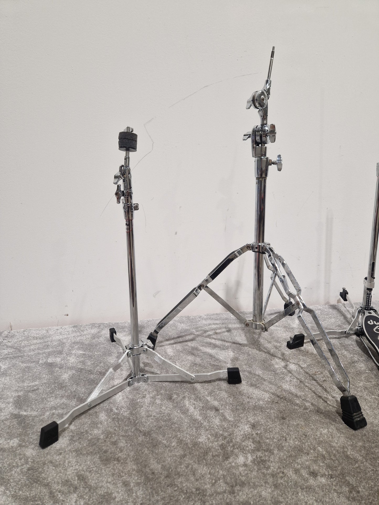 DW6000 Hardware - Lightweight Drum Stands- Excellent w/ Soft Case