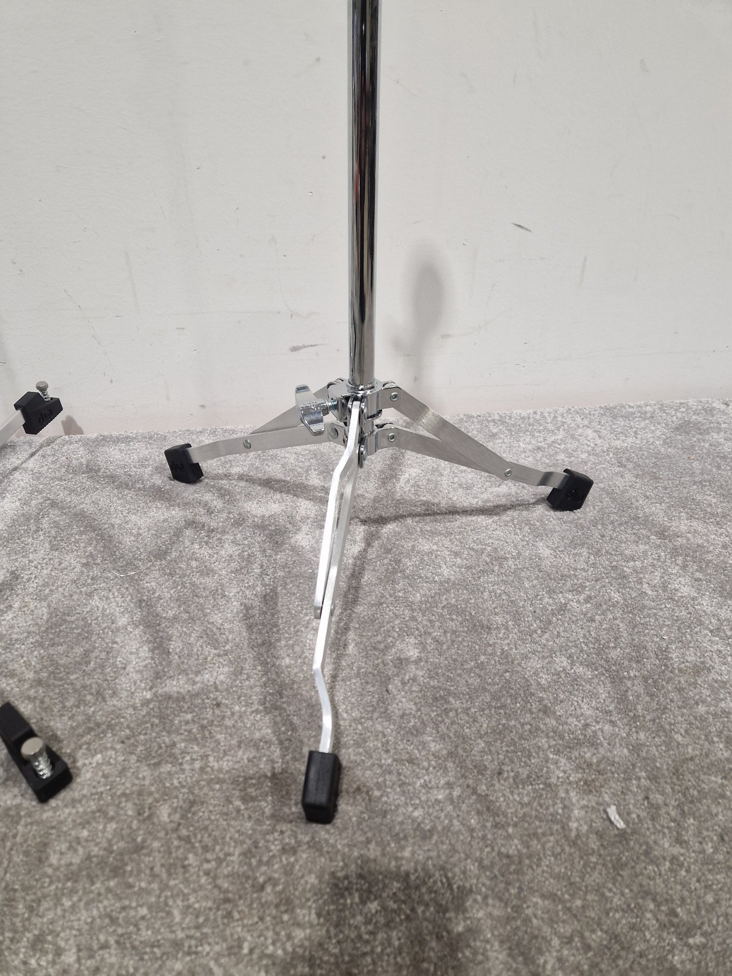 DW6000 Hardware - Lightweight Drum Stands- Excellent w/ Soft Case