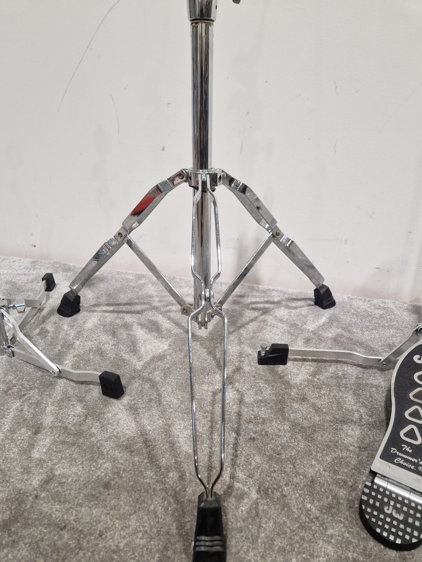 DW6000 Hardware - Lightweight Drum Stands- Excellent w/ Soft Case