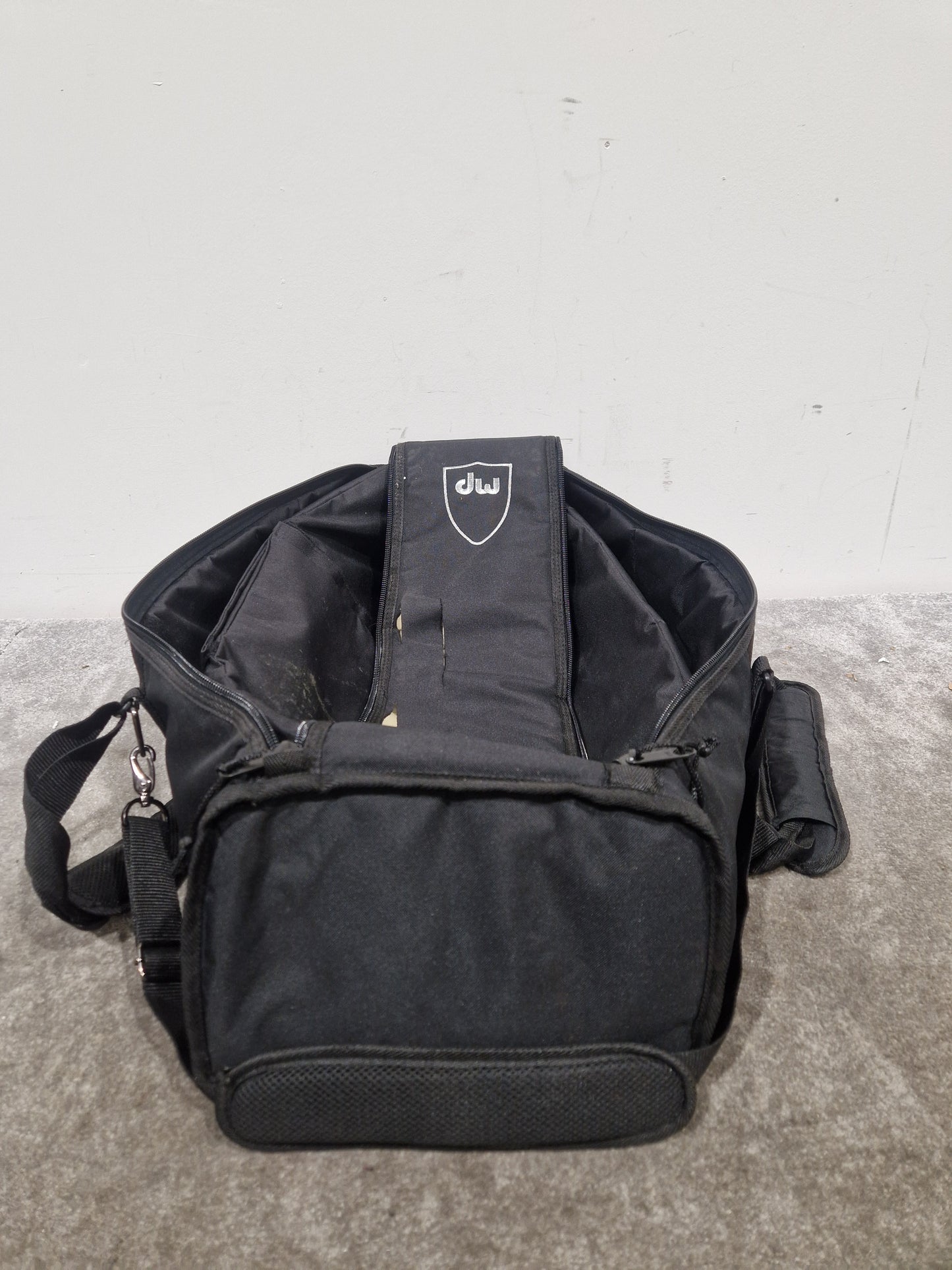 DW6000 Hardware - Lightweight Drum Stands- Excellent w/ Soft Case