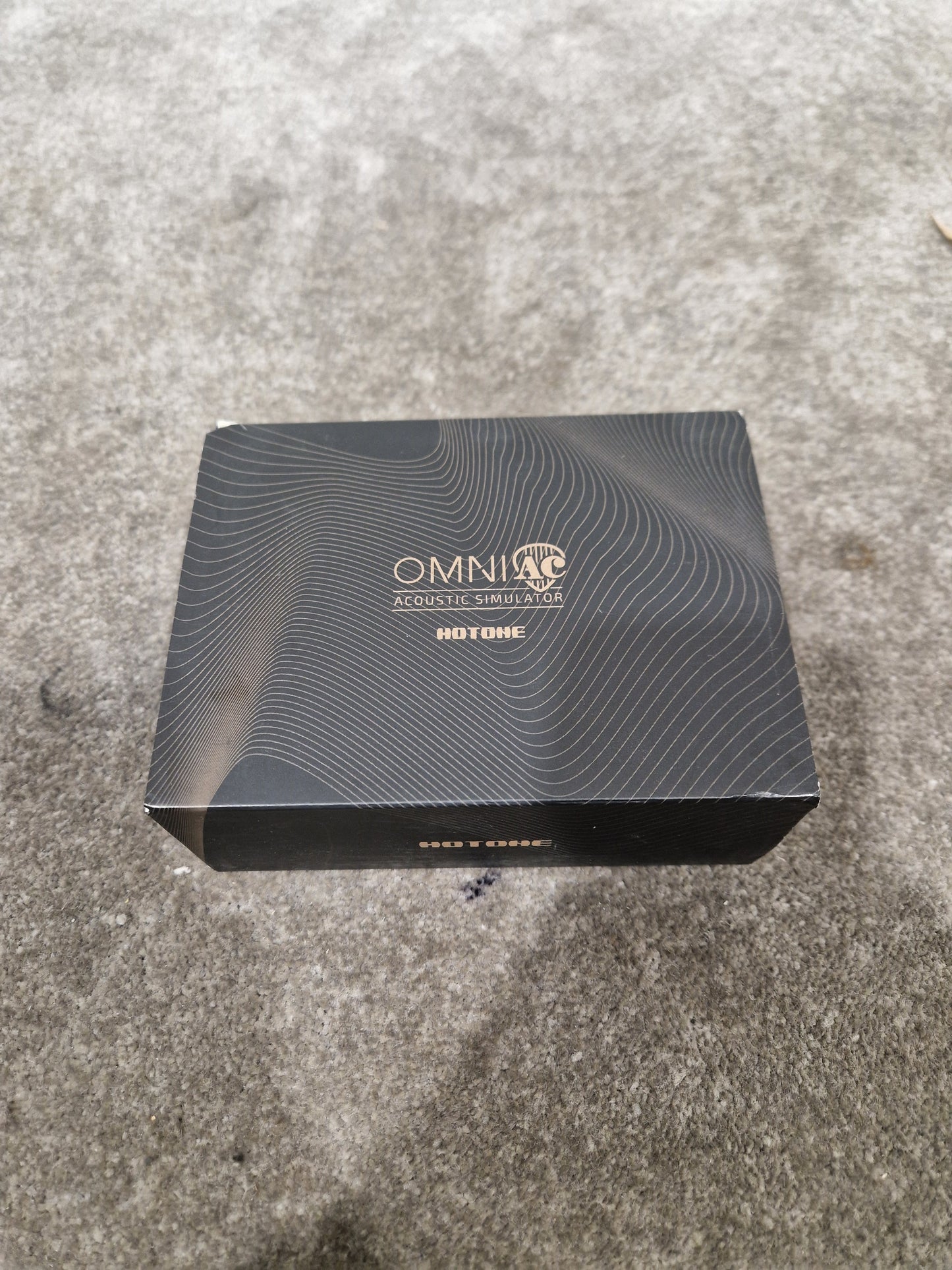 Hotone Omni Acoustic Simulator - Authentic Acoustic Tones - Excellent w/ Original Box & Power Supply