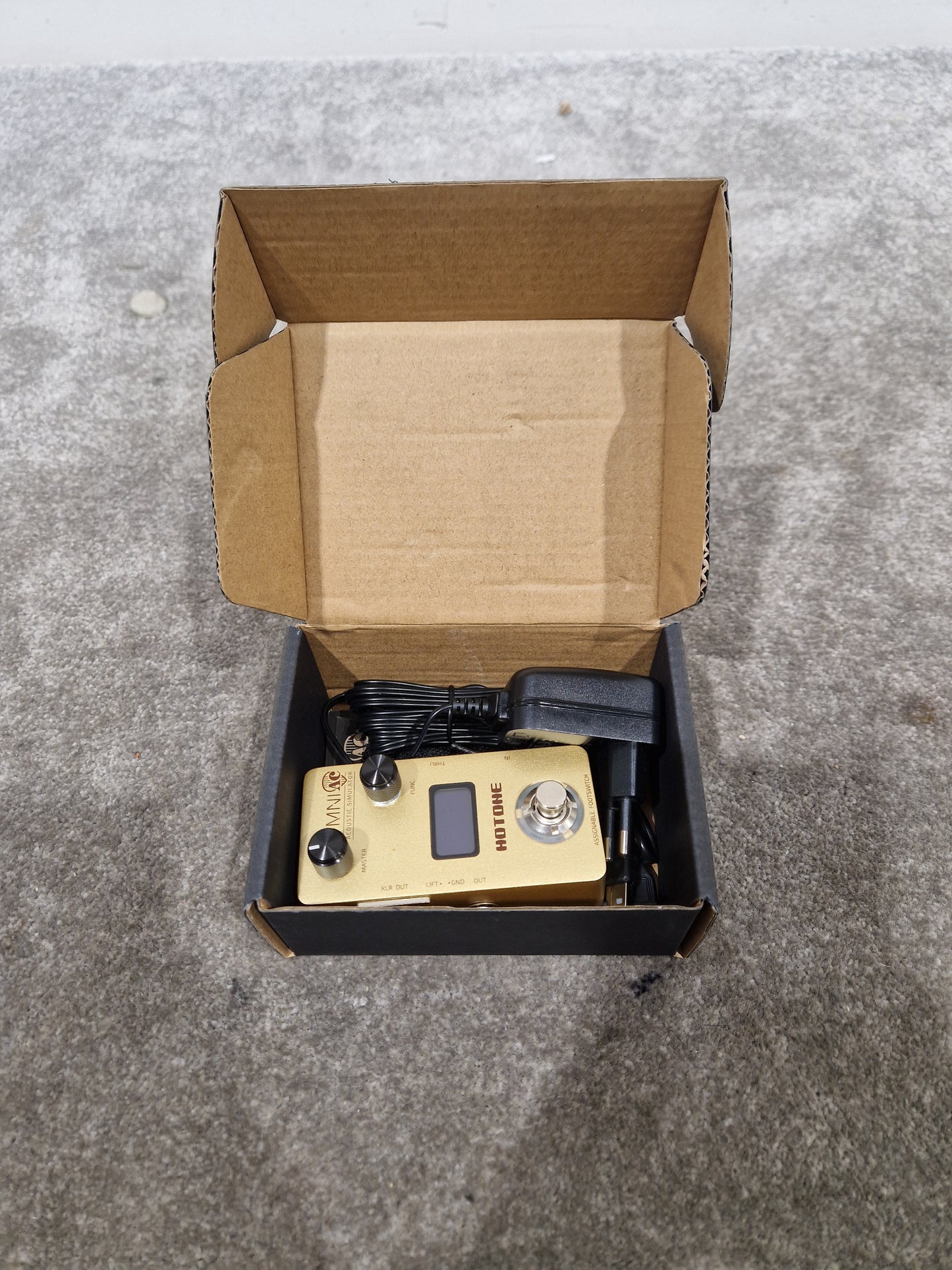 Hotone Omni Acoustic Simulator - Authentic Acoustic Tones - Excellent w/ Original Box & Power Supply