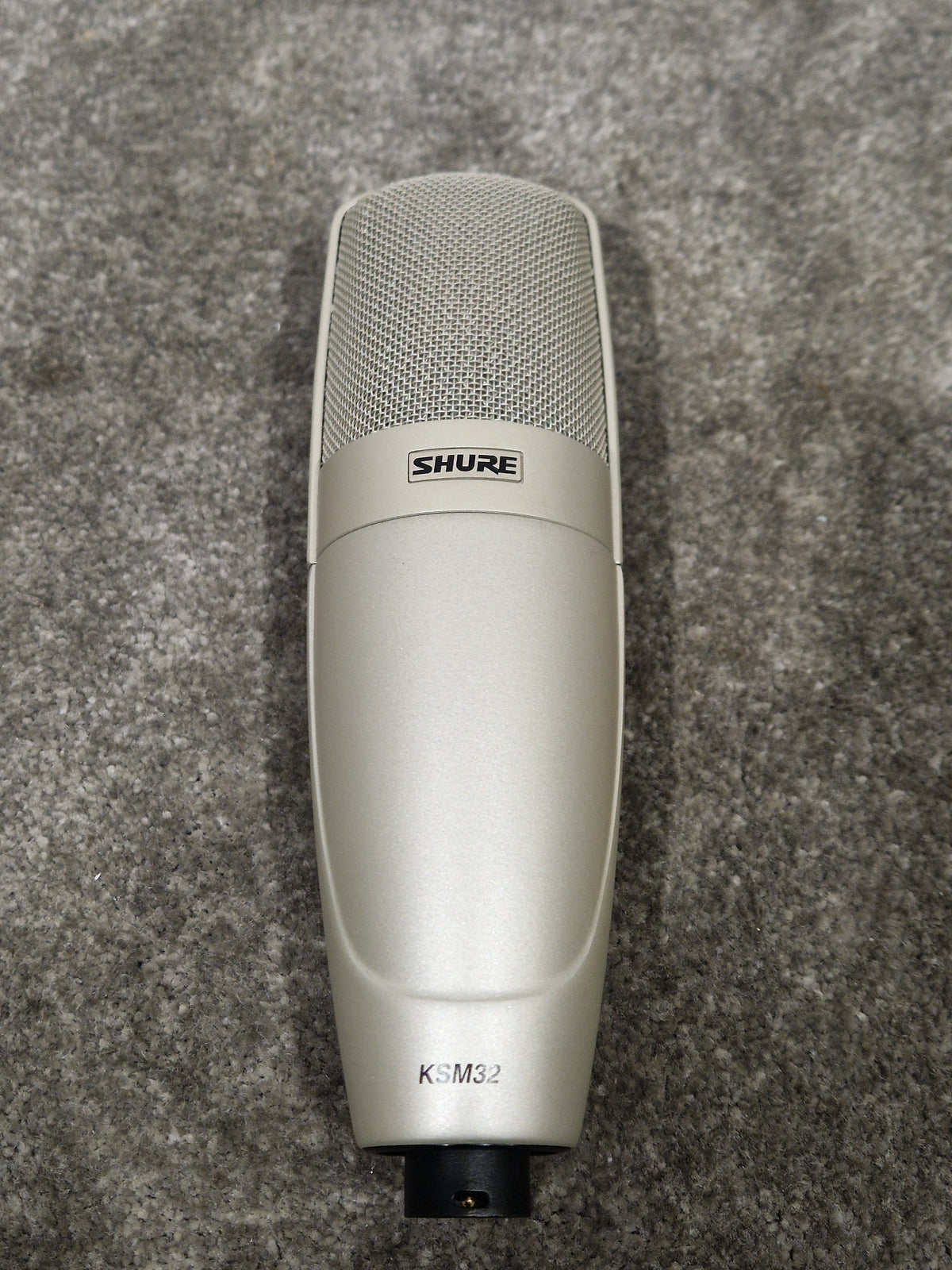 Shure KSM-32 - Large Diaphragm Condenser Mic - Excellent w/ Soft Case & Hard Case