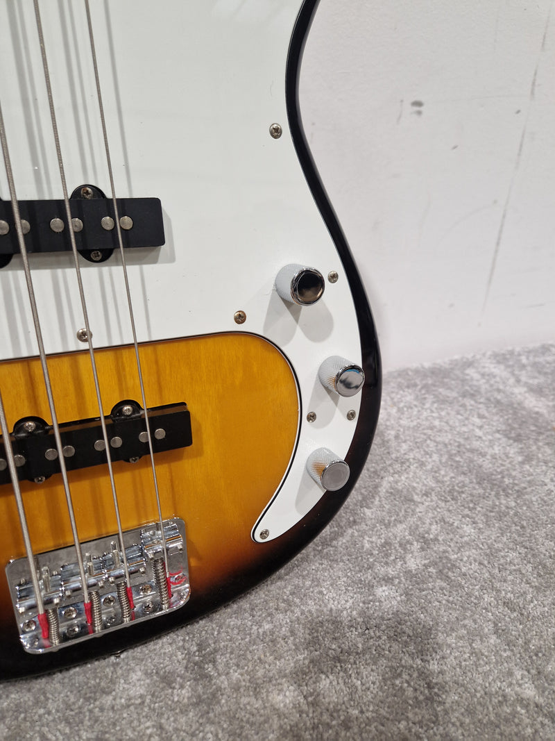 Peavey Milestone 3 Made IN Vietnam - Versatile Bass Guitar - Excellent w/ Hard Case & Full set up - Image 10