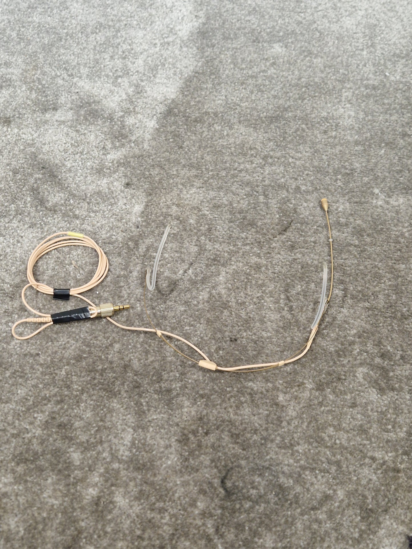 DPA Microphone 4466 - Headset Mic - Excellent w/ Soft Case