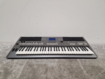 Yamaha PSR-S670 - Arranger Keyboard - Excellent w/ Power Supply & Keyboard Stand