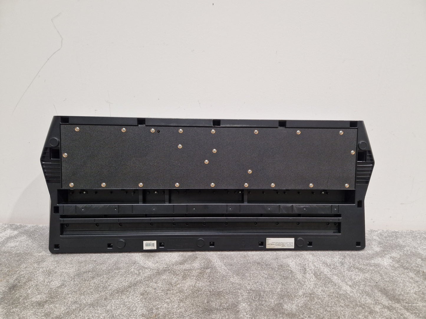 Yamaha PSR-S670 - Arranger Keyboard - Excellent w/ Power Supply & Keyboard Stand