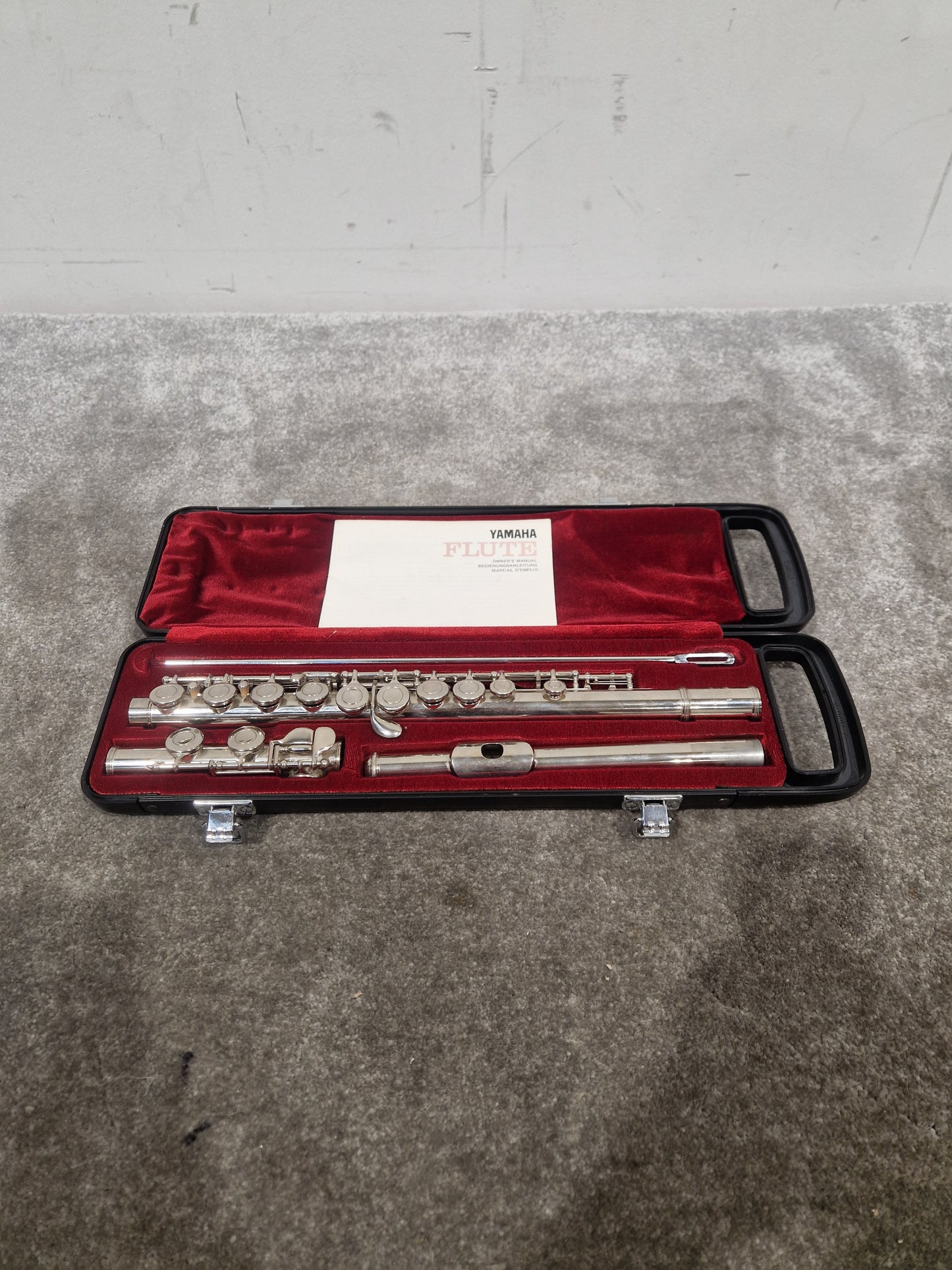 Yamaha YFL22IN Japanese Flute - Professional Concert Quality - Excellent w/ Hard Case