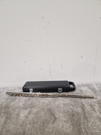 Yamaha YFL22IN Japanese Flute - Professional Concert Quality - Excellent w/ Hard Case