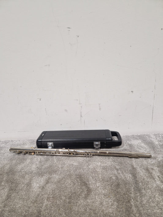 Yamaha YFL22IN Japanese Flute - Professional Concert Quality - Excellent w/ Hard Case