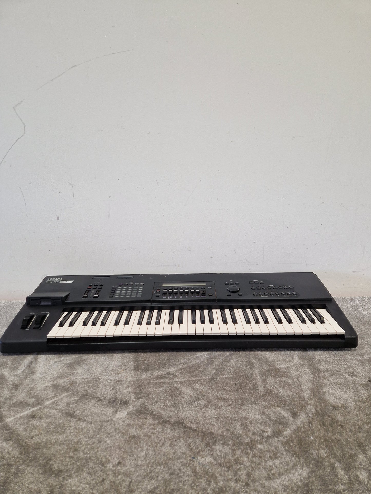 YAMAHA SY85 - Advanced Music Workstation - Fair w/ Power Supply