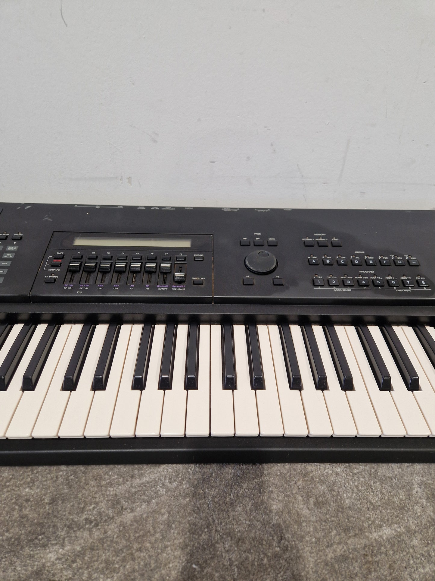 YAMAHA SY85 - Advanced Music Workstation - Fair w/ Power Supply