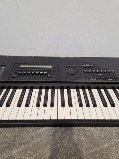 YAMAHA SY85 - Advanced Music Workstation - Fair w/ Power Supply