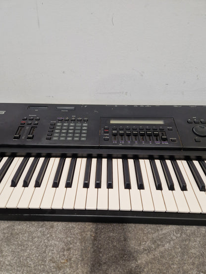 YAMAHA SY85 - Advanced Music Workstation - Fair w/ Power Supply