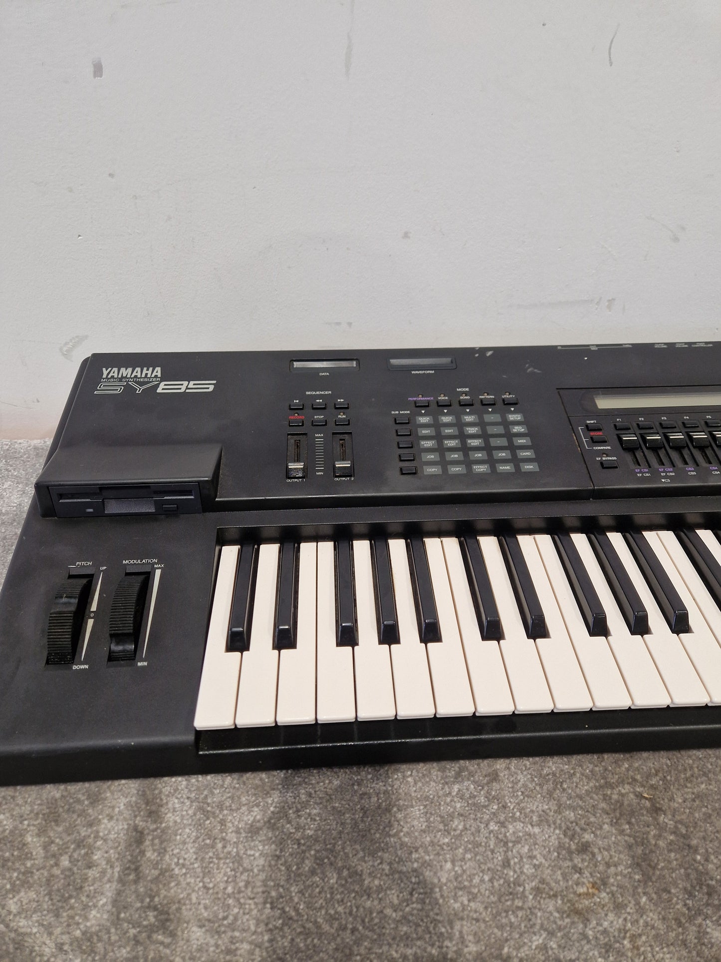 YAMAHA SY85 - Advanced Music Workstation - Fair w/ Power Supply