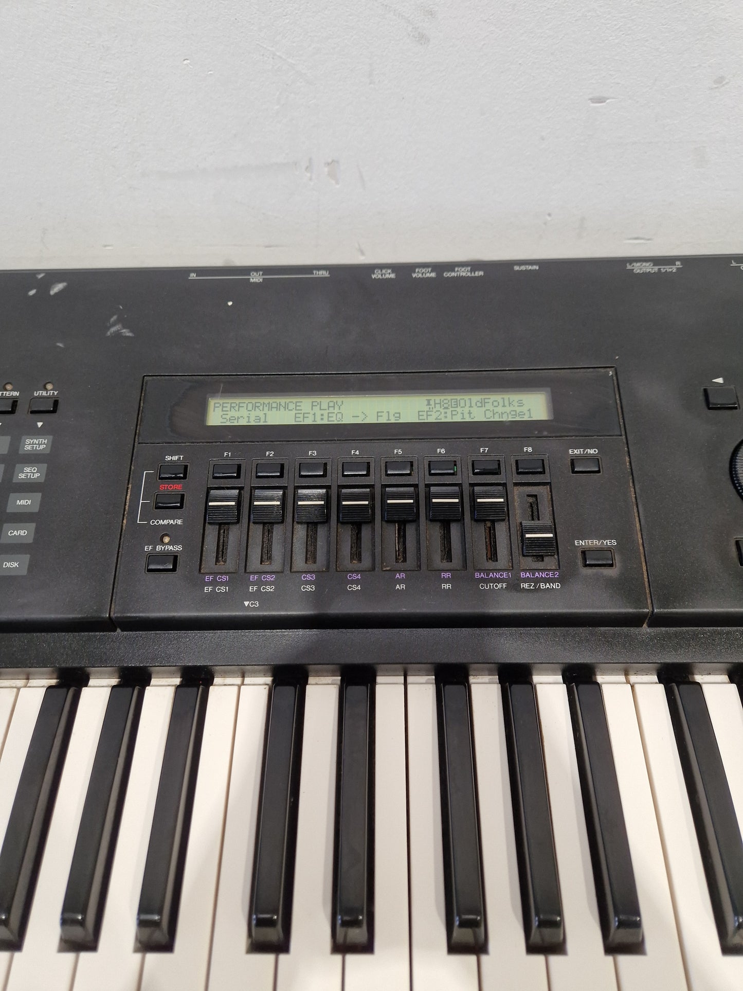 YAMAHA SY85 - Advanced Music Workstation - Fair w/ Power Supply