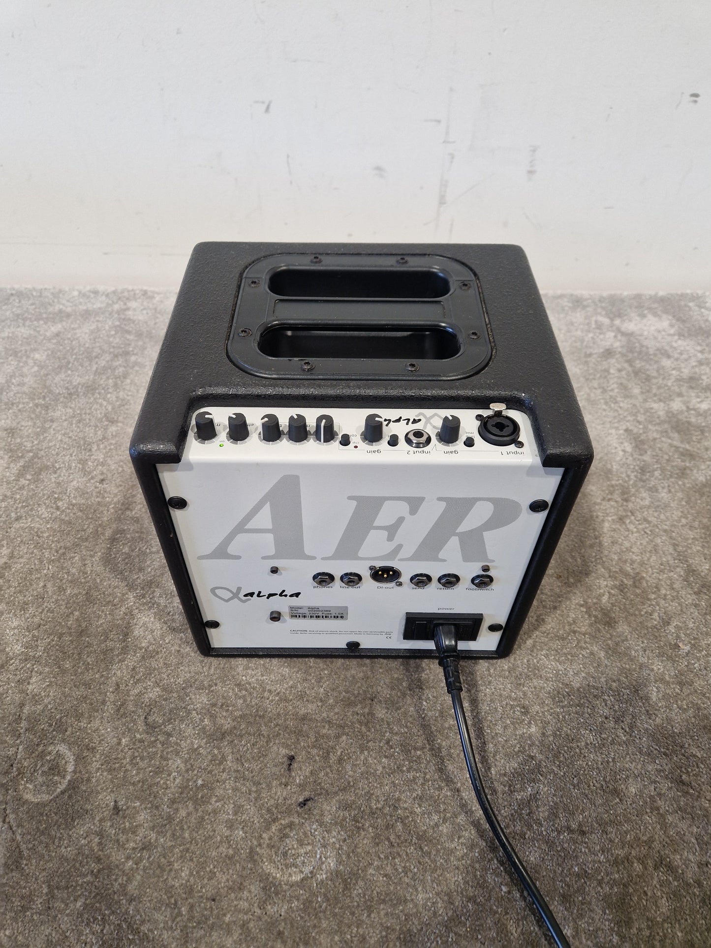 AER Alpha 40 Acoustic Guitar AMP - Compact Acoustic Amp - Excellent w/ Power Supply & Soft Case