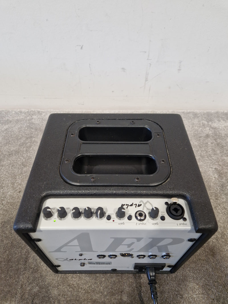 AER Alpha 40 Acoustic Guitar AMP - Compact Acoustic Amp - Excellent w/ Power Supply & Soft Case - Image 4