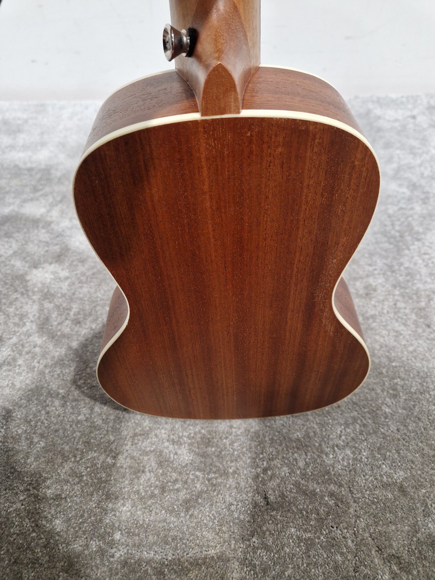 GEAR4MUSIC UK-SAP-CONE Electro-Acoustic Ukulele - Cutaway Design - Excellent