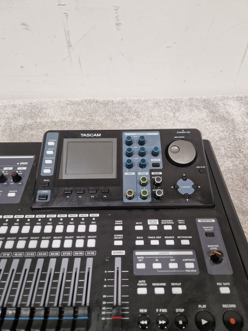 Tascam DP32SD - 32-Track Digital Portastudio - Excellent w/ Original Box - Image 2