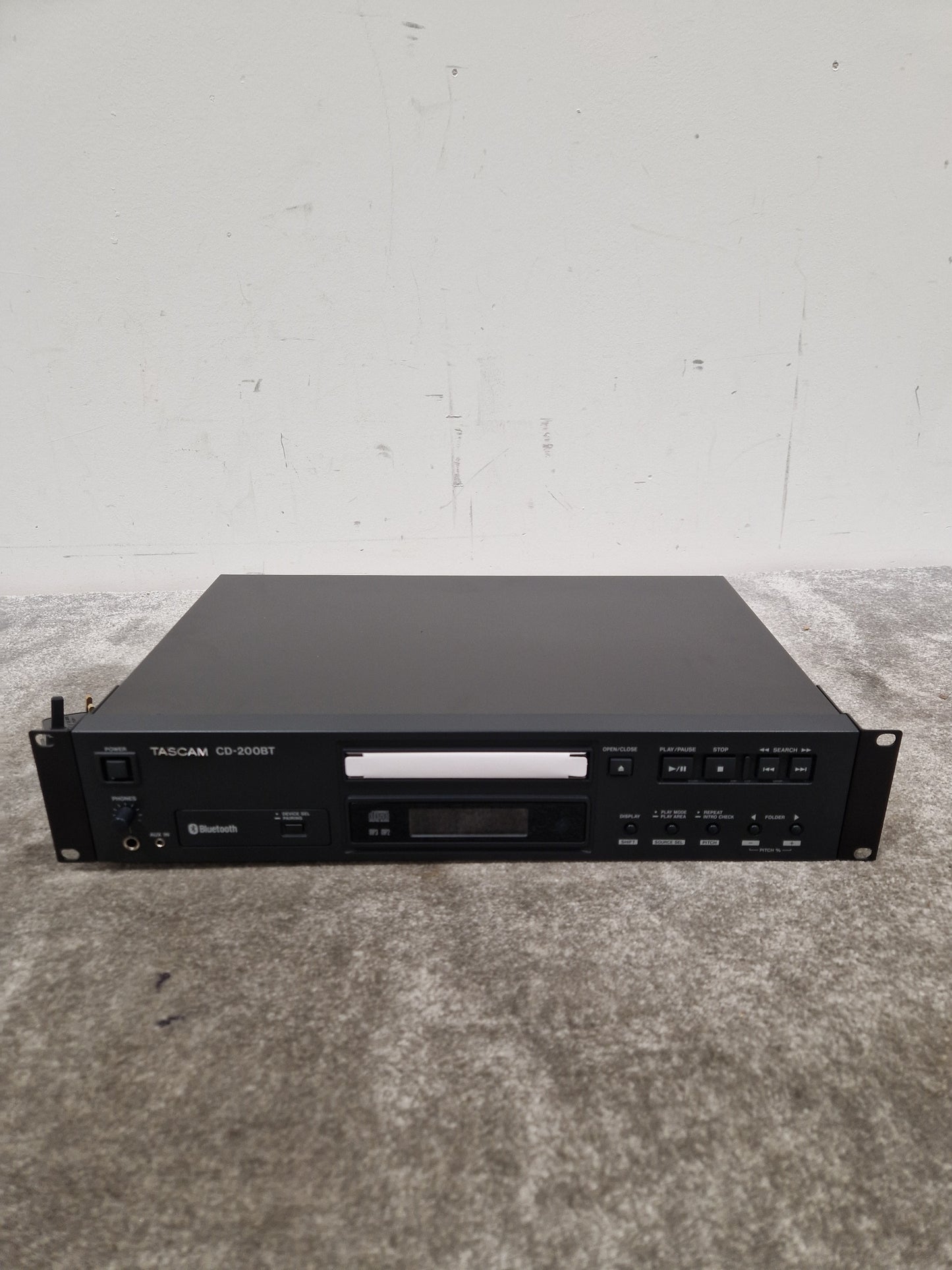 Tascam CD-200BT - Bluetooth CD Player - Excellent w/ Original Box & Power Supply