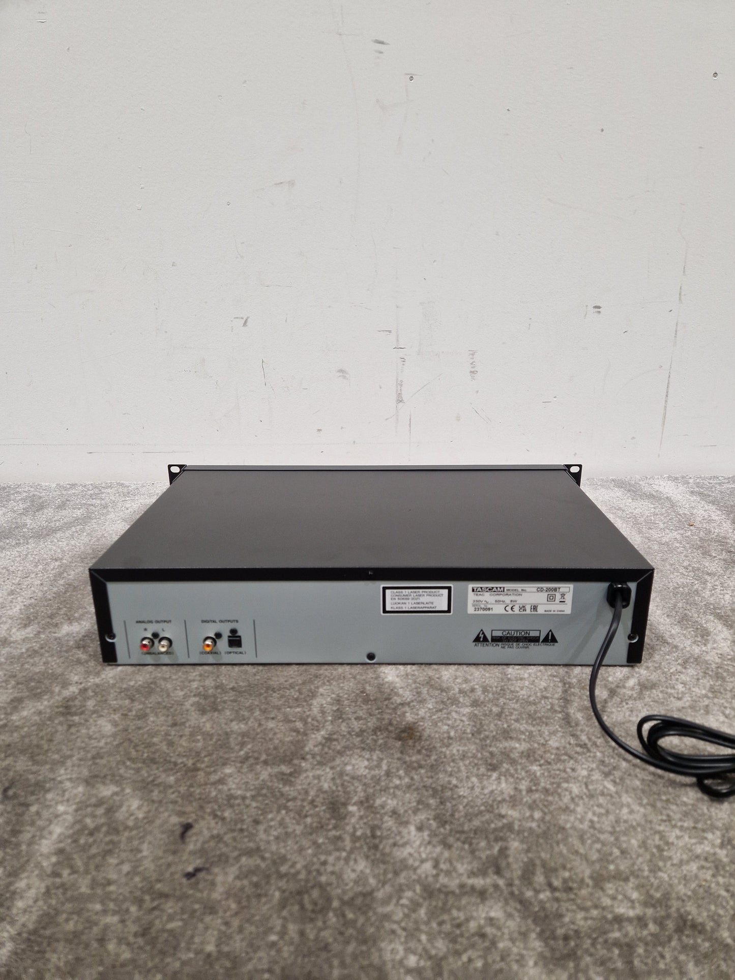 Tascam CD-200BT - Bluetooth CD Player - Excellent w/ Original Box & Power Supply