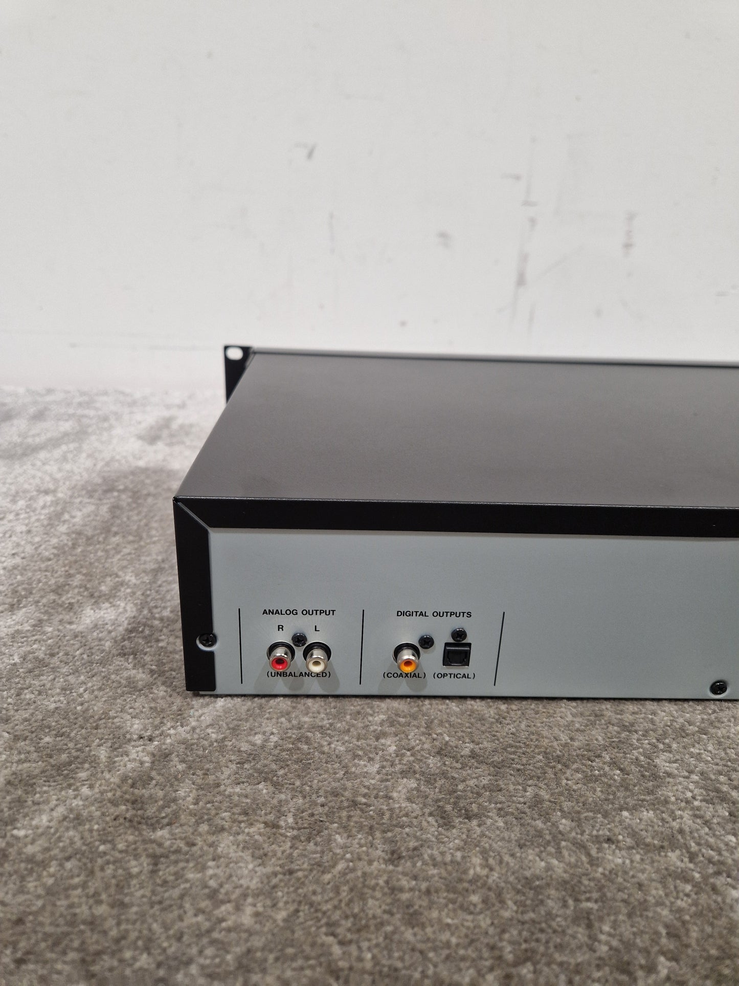 Tascam CD-200BT - Bluetooth CD Player - Excellent w/ Original Box & Power Supply