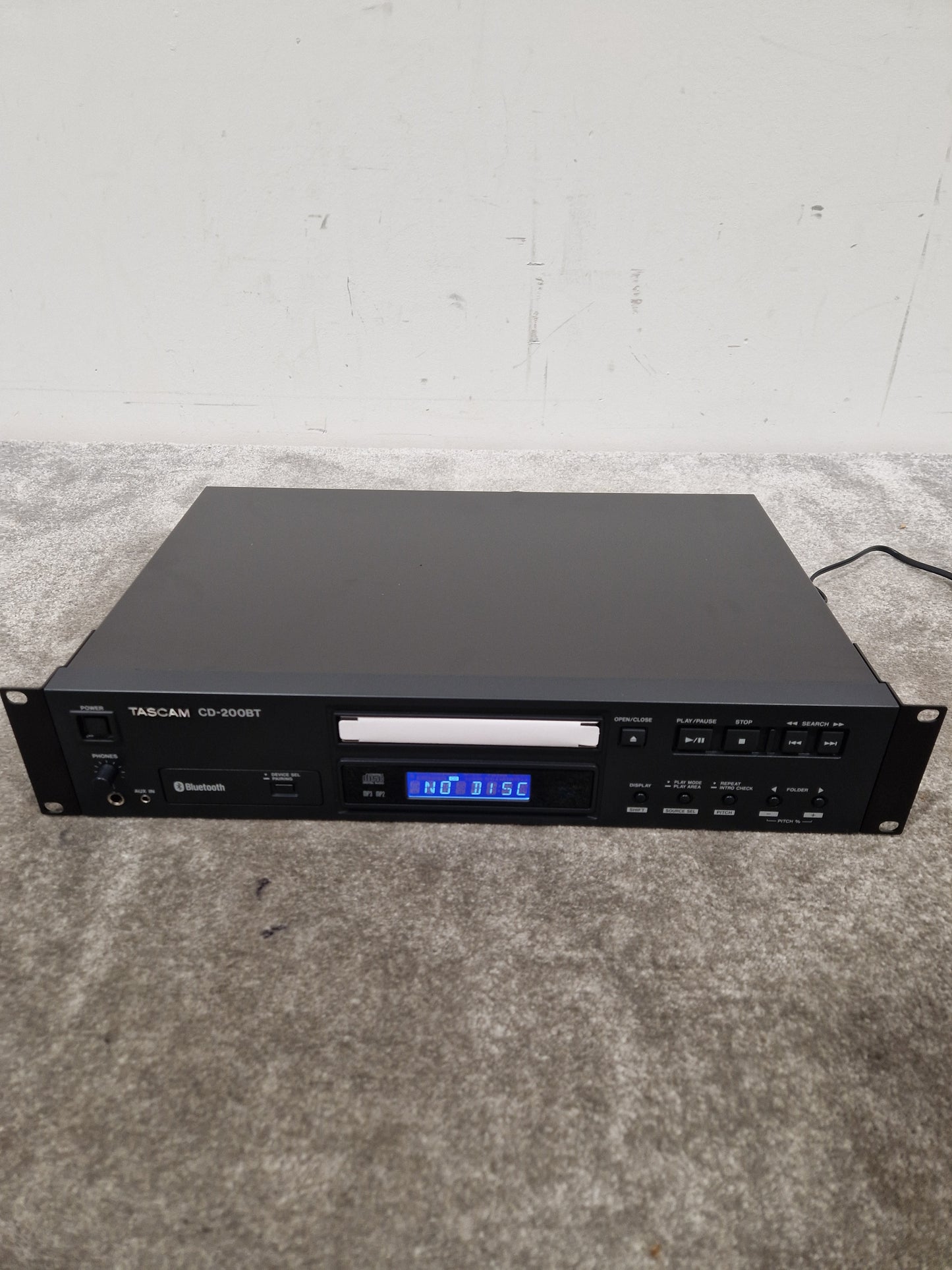 Tascam CD-200BT - Bluetooth CD Player - Excellent w/ Original Box & Power Supply