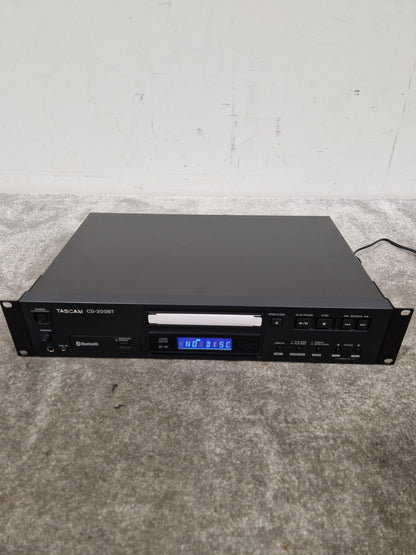 Tascam CD-200BT - Bluetooth CD Player - Excellent w/ Original Box & Power Supply
