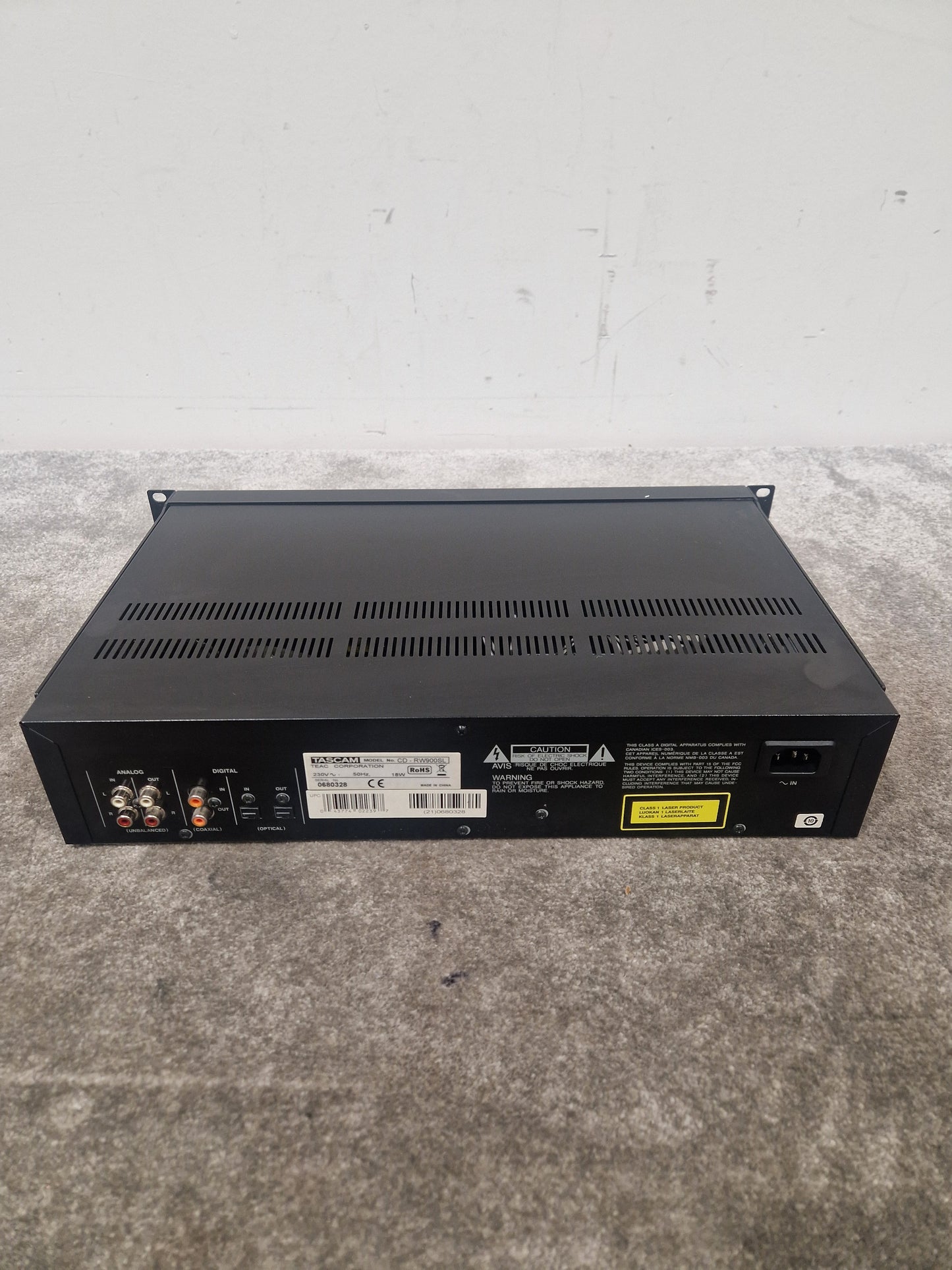 Tascam CDRW900SX - Professional CD Recorder - Excellent w/ Original Box & Power Supply