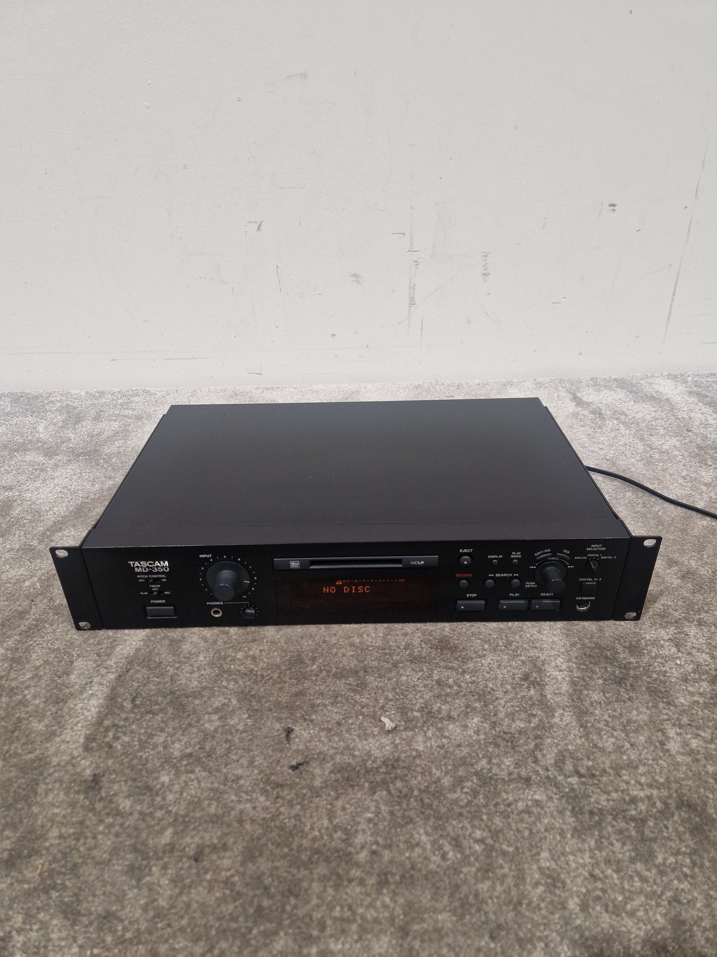 Tascam MD-350 - Professional Minidisc Recorder - Excellent w/ Remote & Manuel's