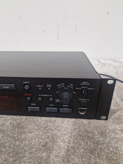 Tascam MD-350 - Professional Minidisc Recorder - Excellent w/ Remote & Manuel's