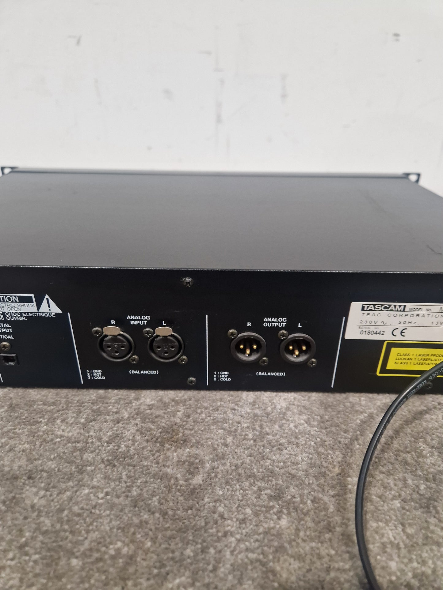 Tascam MD-350 - Professional Minidisc Recorder - Excellent w/ Remote & Manuel's