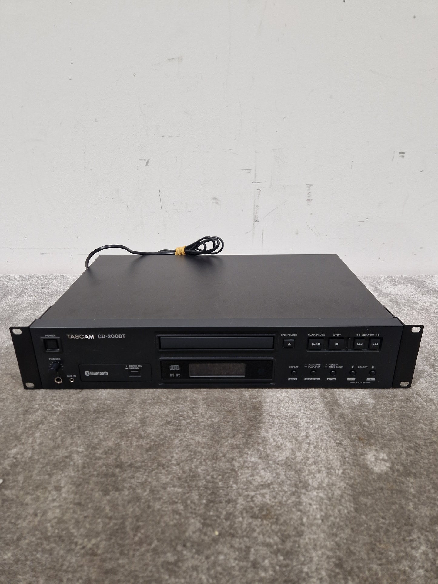 Tascam CD-200BT - Bluetooth CD Player - Excellent w/ Remote