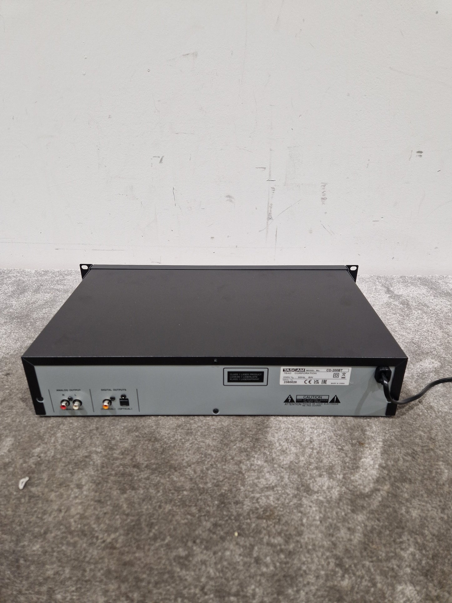 Tascam CD-200BT - Bluetooth CD Player - Excellent w/ Remote