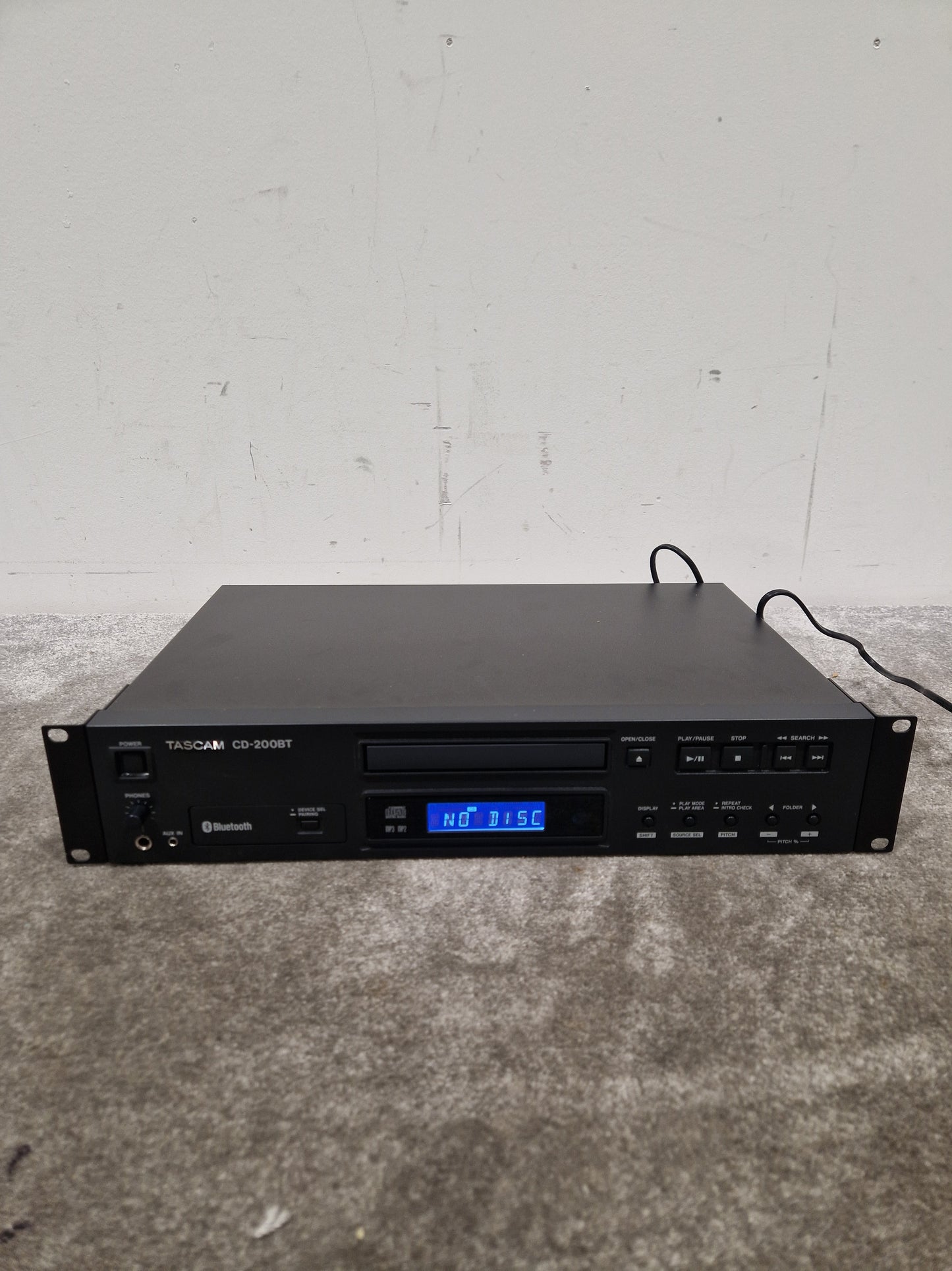 Tascam CD-200BT - Bluetooth CD Player - Excellent w/ Remote