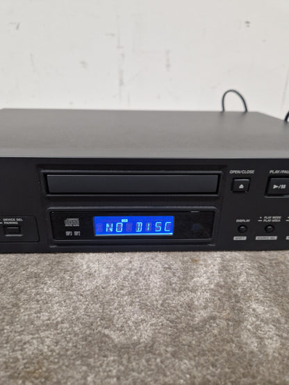 Tascam CD-200BT - Bluetooth CD Player - Excellent w/ Remote