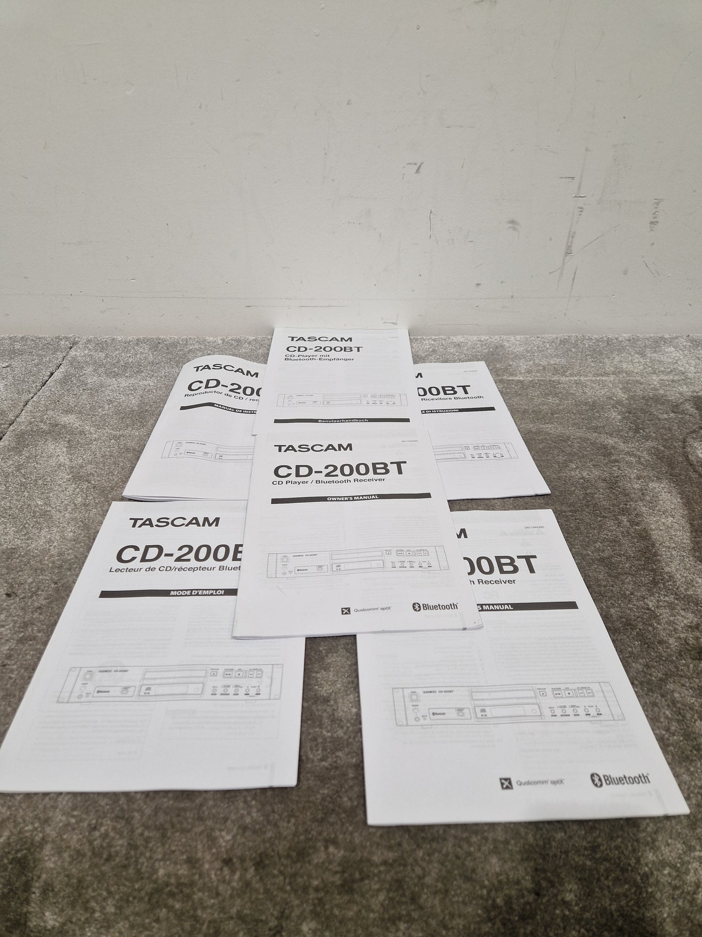 Tascam CD-200BT - Bluetooth CD Player - Excellent w/ Remote