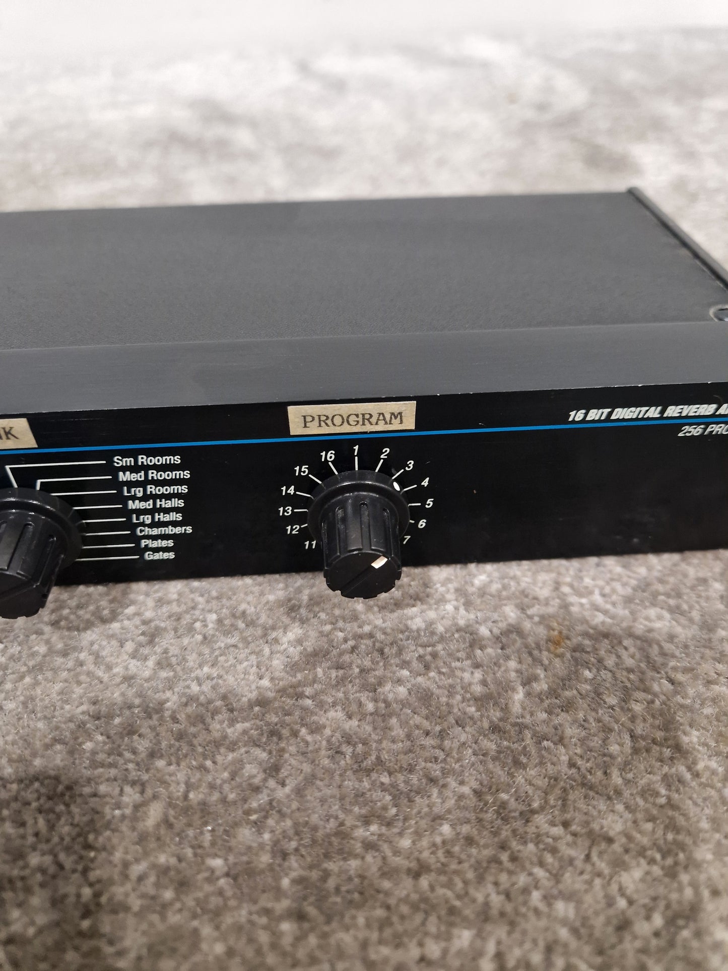 Alesis Microverb 3 - Digital Reverb Processor - Excellent
