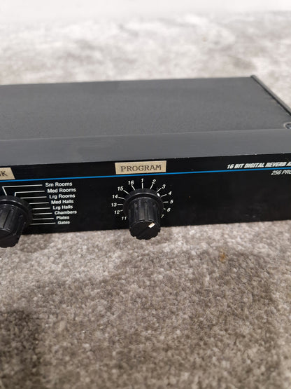 Alesis Microverb 3 - Digital Reverb Processor - Excellent