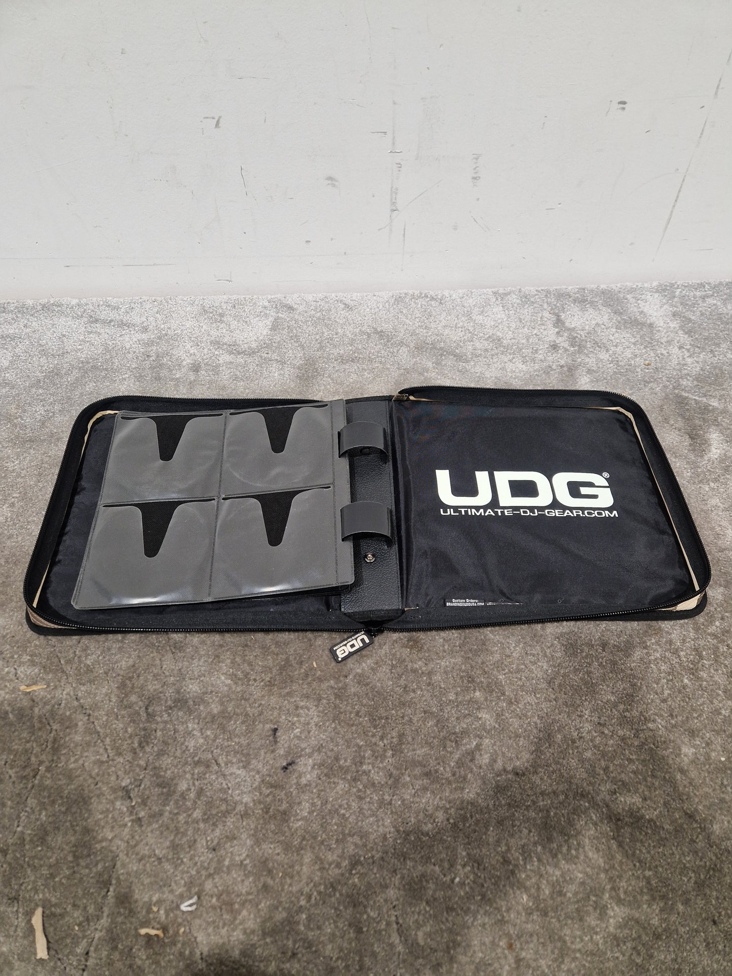 UDG CD Binder Camo - Durable Storage Solution - Excellent