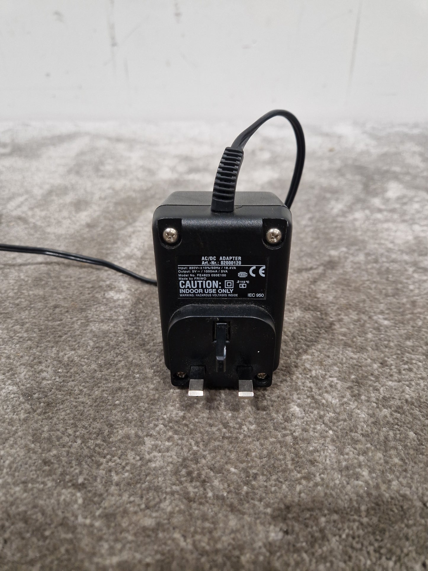 Iomega ZIP AC\DC Adapter IEC-950 5V - Portable Power Adapter - Excellent