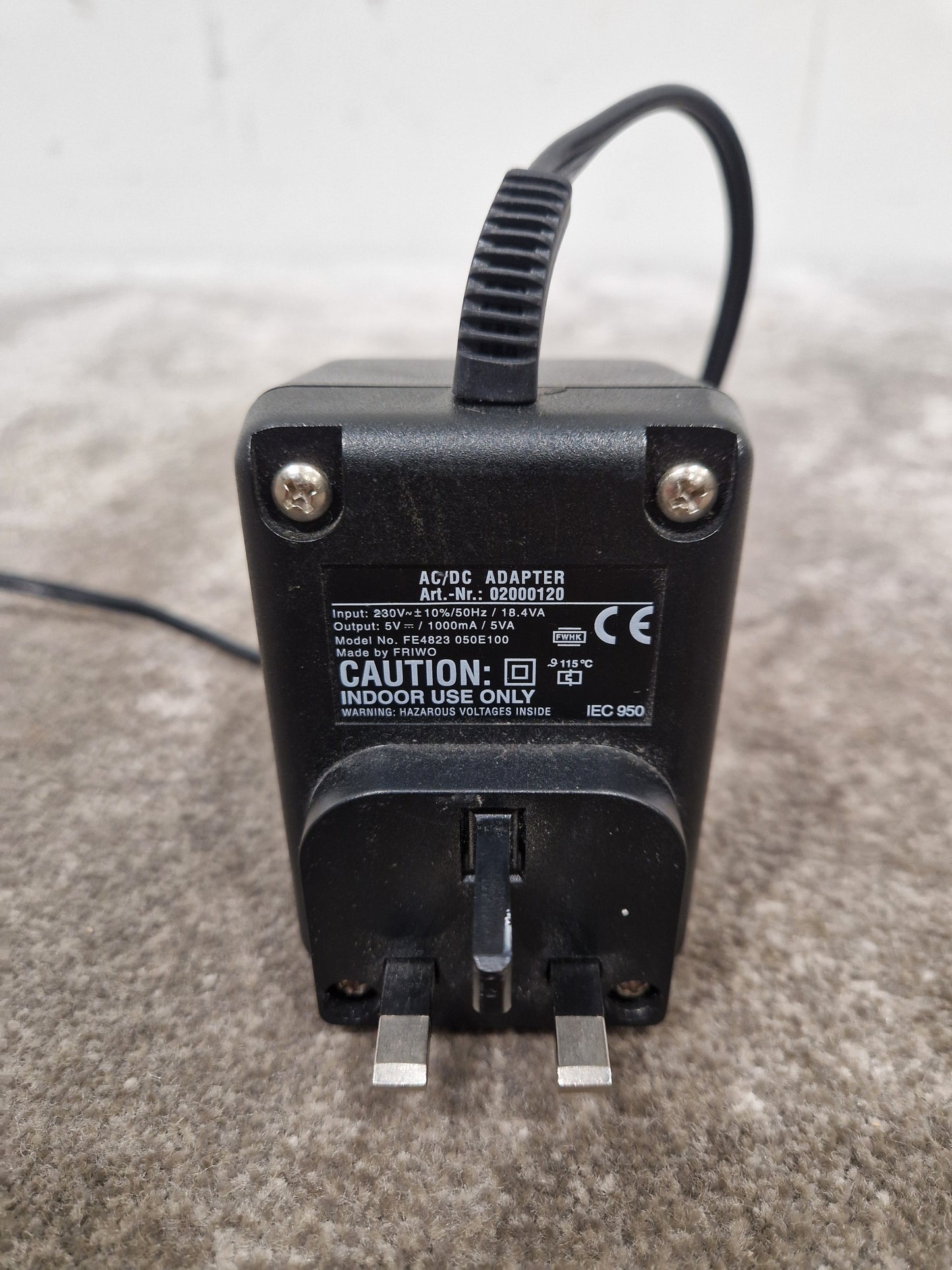 Iomega ZIP AC\DC Adapter IEC-950 5V - Portable Power Adapter - Excellent