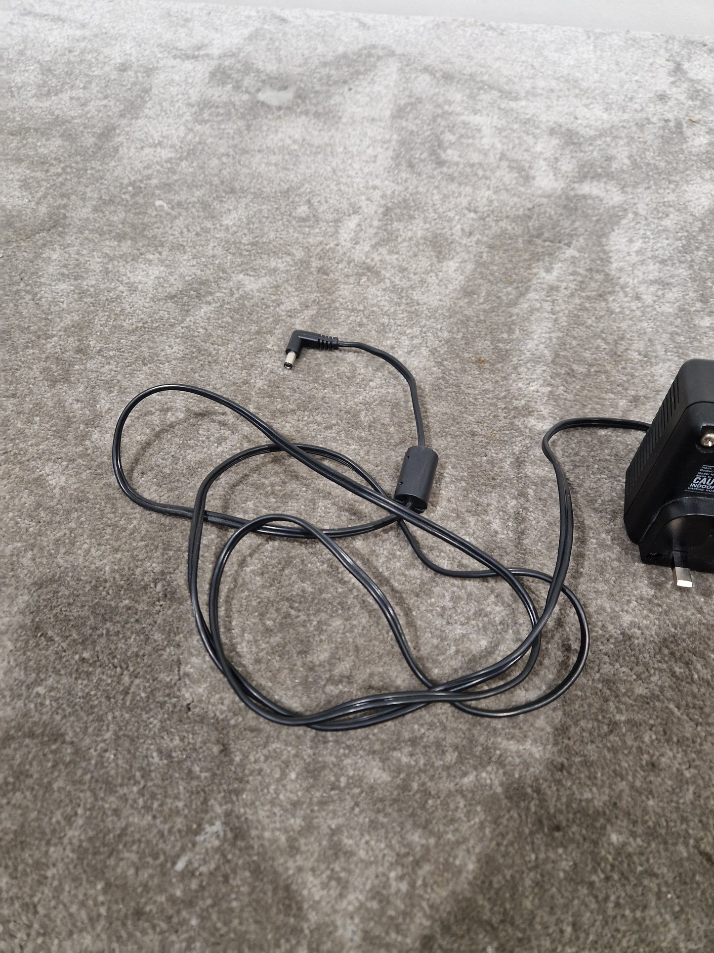 Iomega ZIP AC\DC Adapter IEC-950 5V - Portable Power Adapter - Excellent